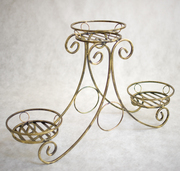 Подставки из металла для комнатных цветов