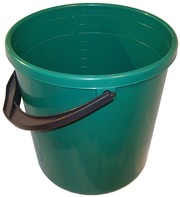 Пластмассовые тазы, ведра и вешалки