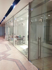 Стеклянные перегородки